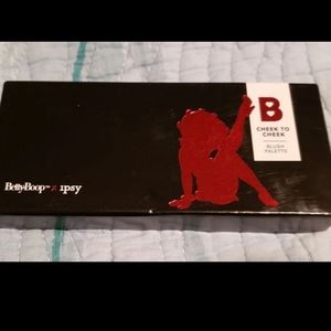 💜SOLD💜 Ipsy Betty Boop Blush Palette 🎨